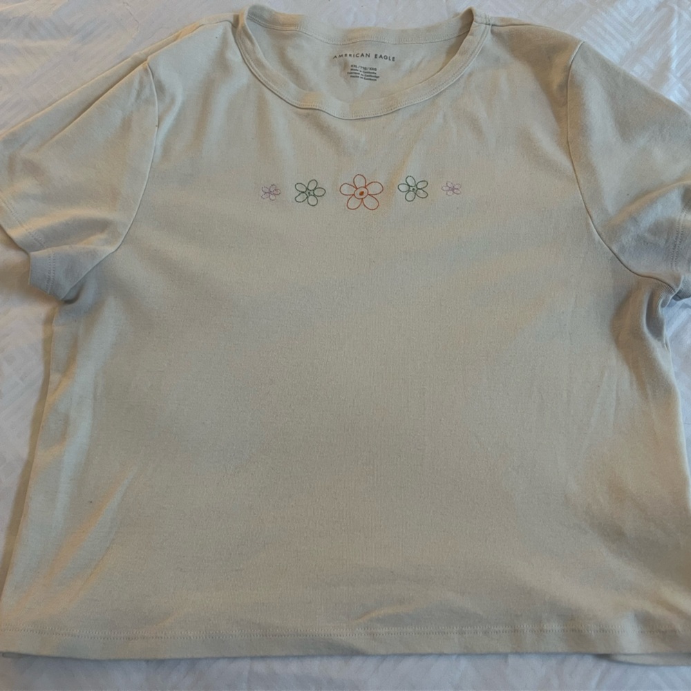 American Eagle Outfitters Floral Tee - Cream XXL